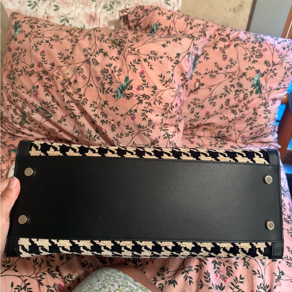 Kate Spade Manhattan Black + Cream Houndstooth Tote - Picture 3 of 7